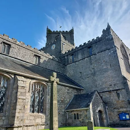 Sunnydale, * Cartmel