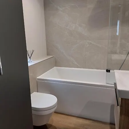 بيت للعطل Sunnydale, *