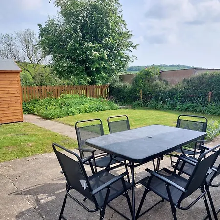 بيت للعطل Sunnydale, *