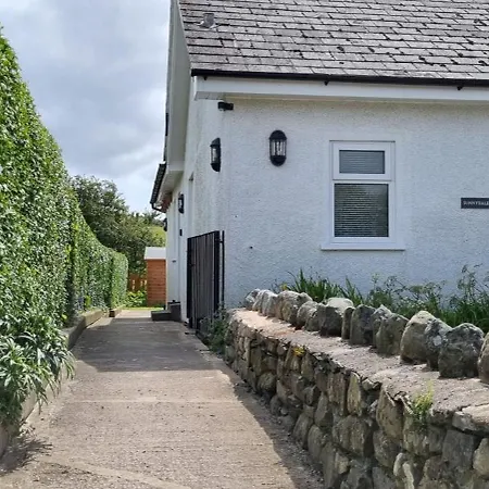 بيت للعطل Sunnydale, *